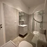 Forest Hill Apartament