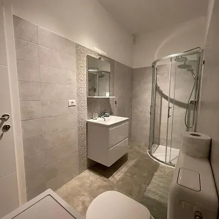 Forest Hill Apartment