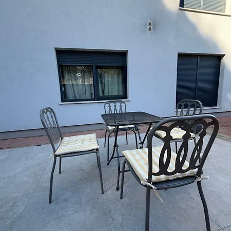 Forest Hill Apartament