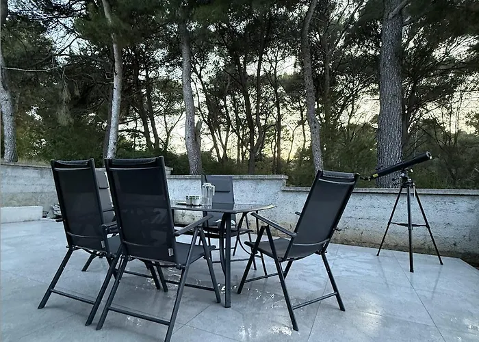 Forest Hill Apartment *